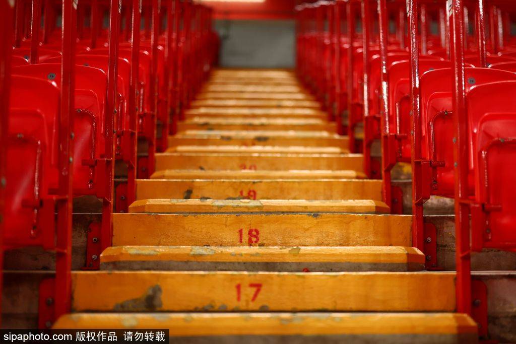 远藤航、基耶萨缺席利物浦今日训练!训练场背后隐情揭晓,球队战术或遭重创?