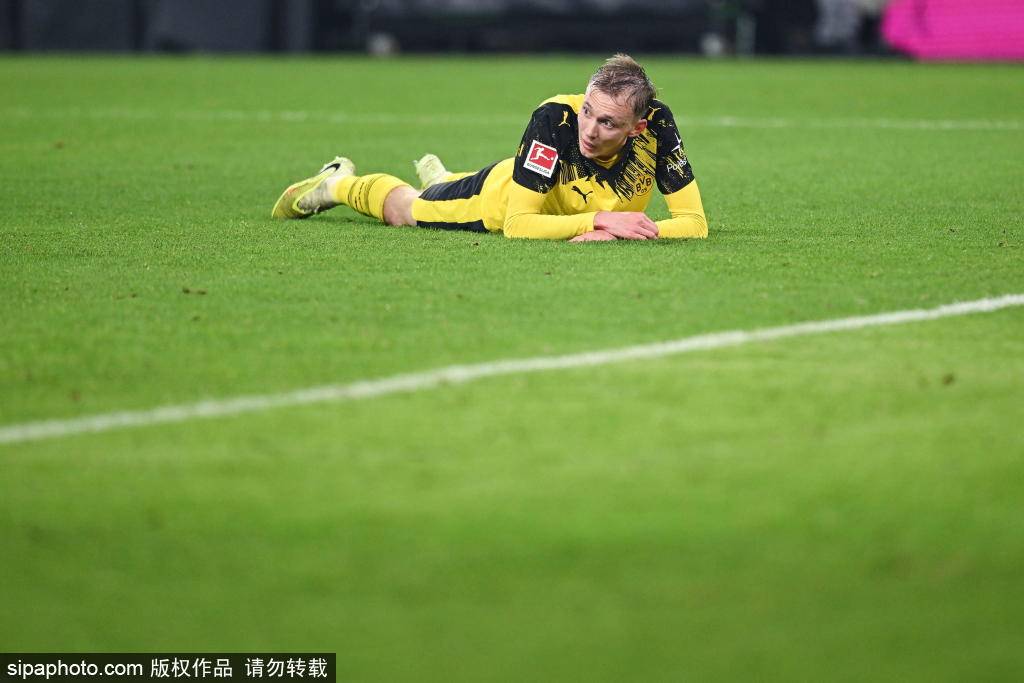 多特蒙德惊魂96分钟!丘奎梅卡绝平救主,德甲悬念恐将提前终结